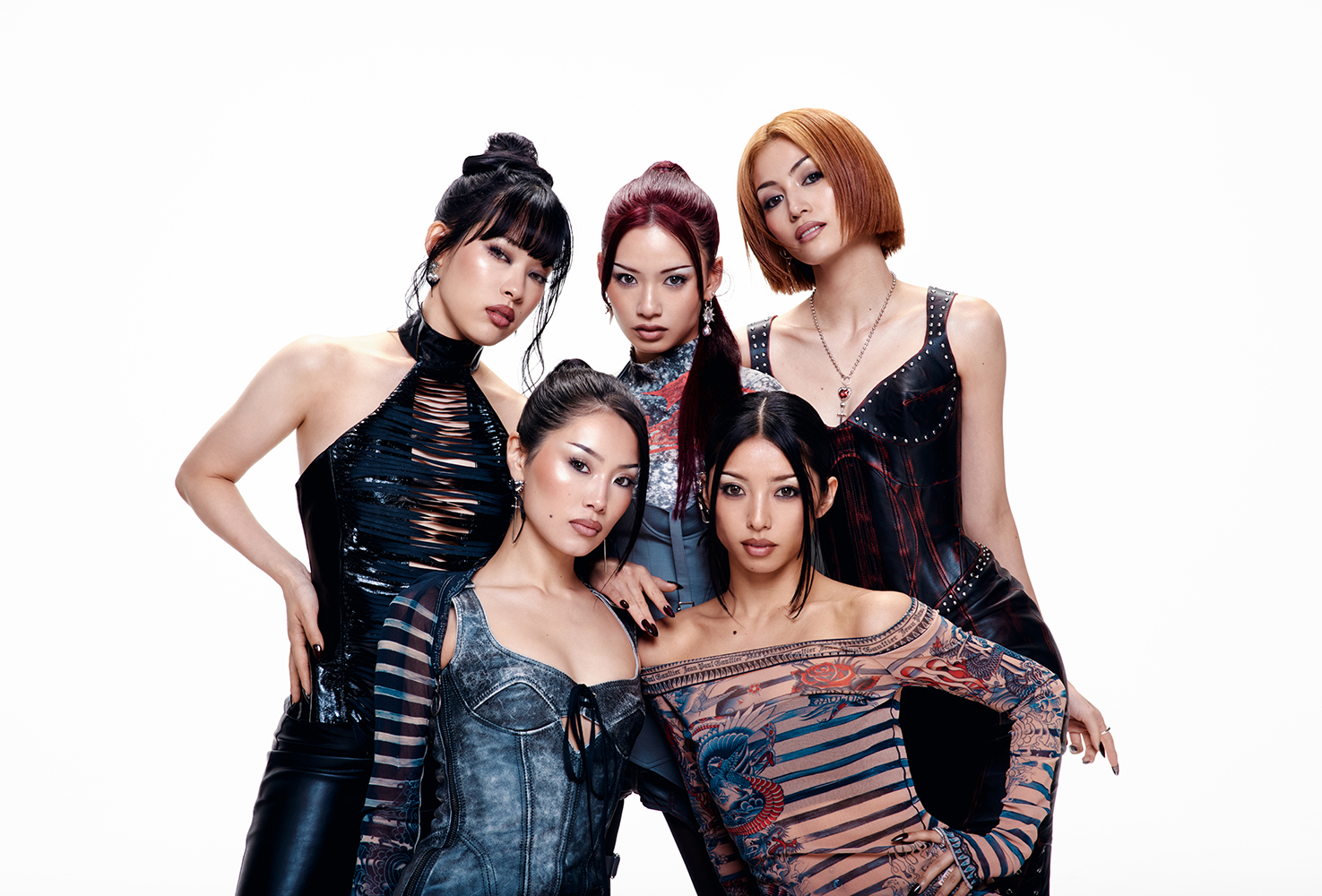 f5ve-close-S01-group-full-1.jpg